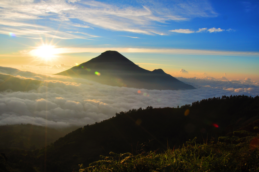 Dieng Plateau — Golden Sunrise & Telaga Warna