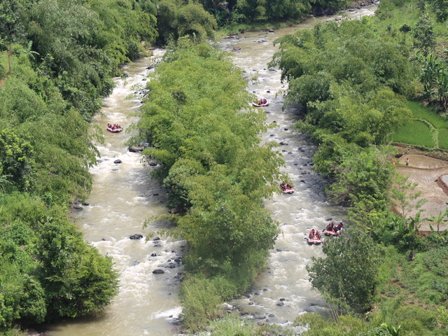 Extreme Bandung — Paragliding & Rafting Citarik